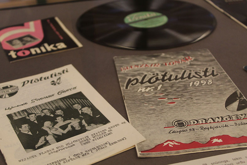 The first Icelandic 33 rpm record (LP) and the development of Icelandic music publication