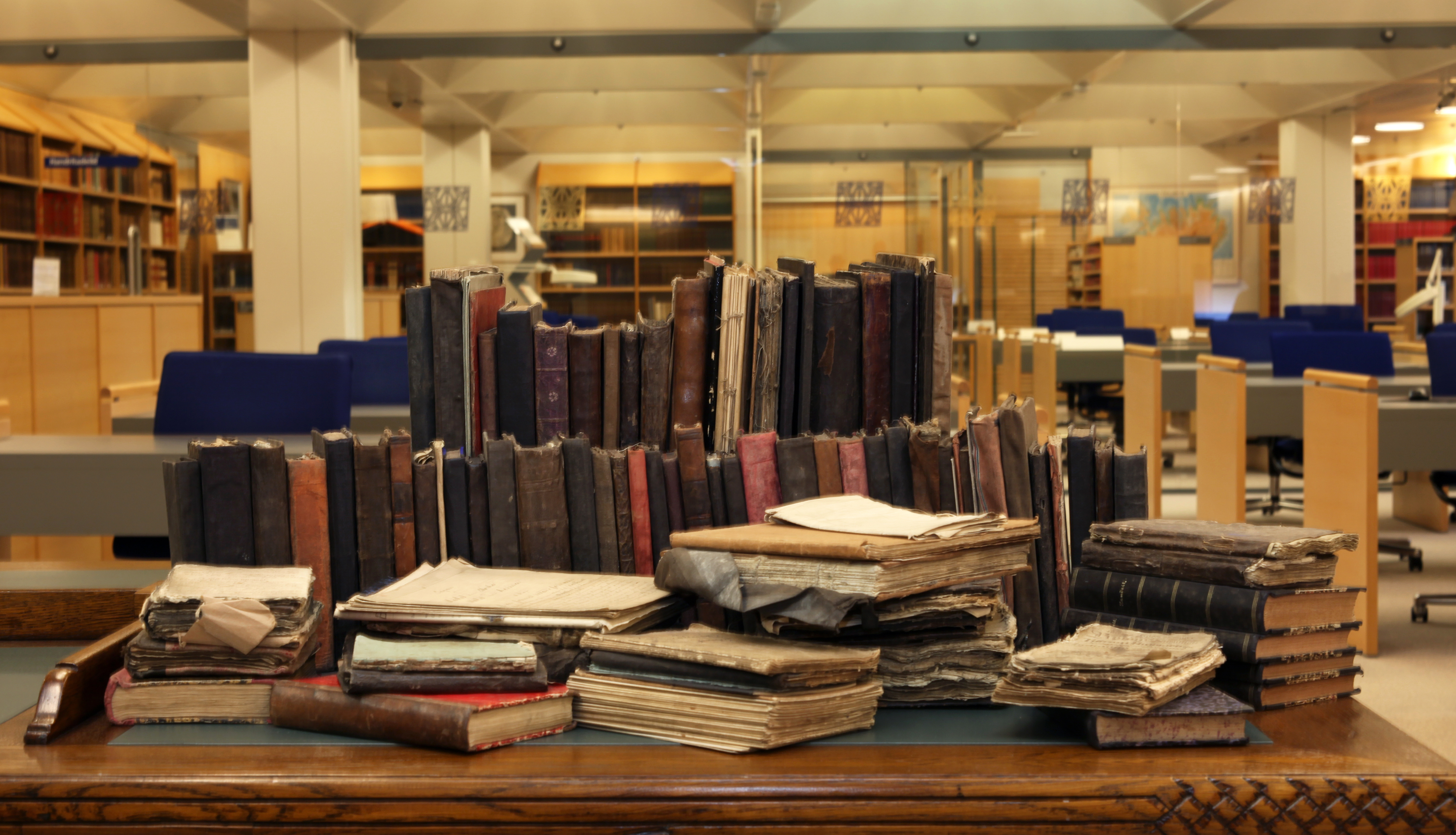 Tæplega 100 handrit gefin handritasafni